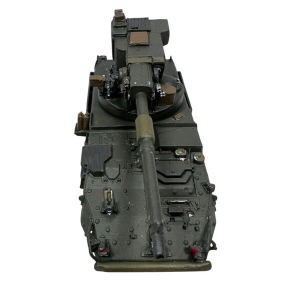 Vintage M1128 Mobile Gun System Military Vehicle Plastic 1:72 Scale Model Built - Picture 2 of 10